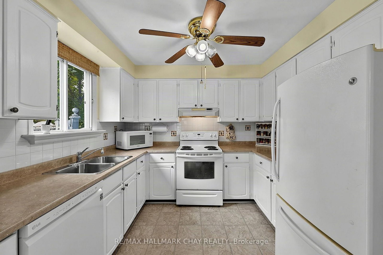 1034 Linden Street • Innisfil, ON photo 12