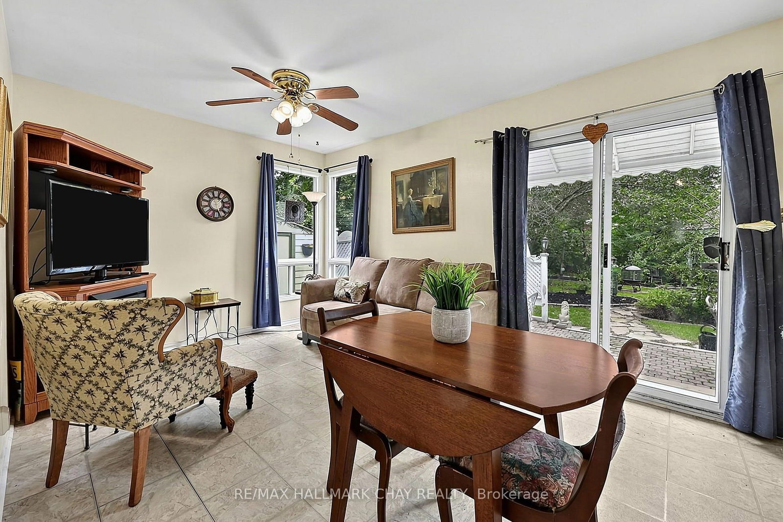 1034 Linden Street • Innisfil, ON photo 14