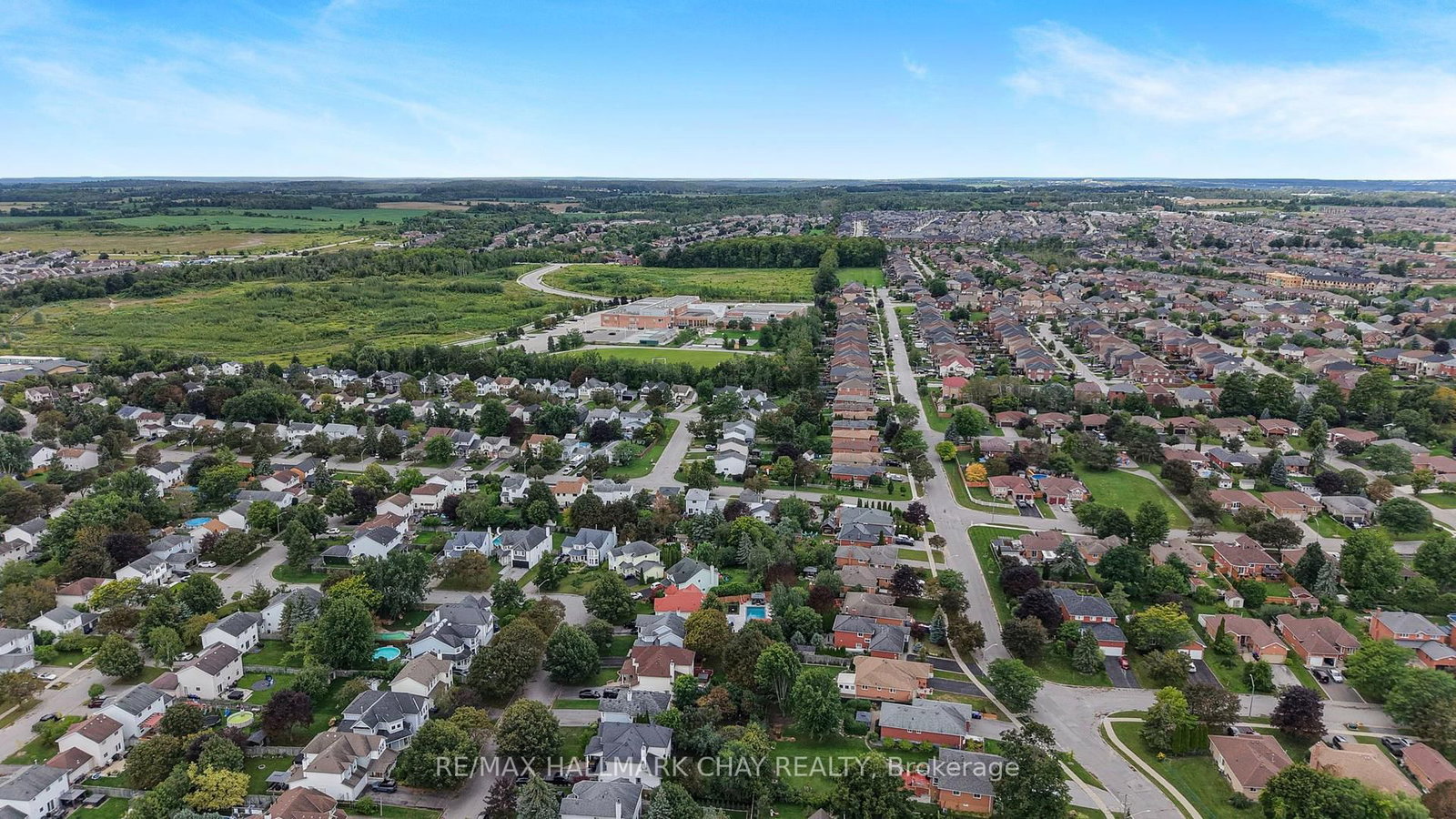 1034 Linden Street • Innisfil, ON photo 37