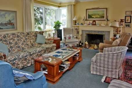 348 Boisdale Ave, Richmond Hill, L4C1R3 | Image 2