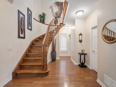 23 Kerr Lane • Aurora, ON photo 8