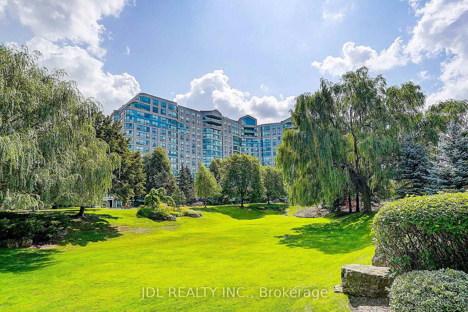 7825 Bayview Avenue • #219 • Markham, ON photo 2