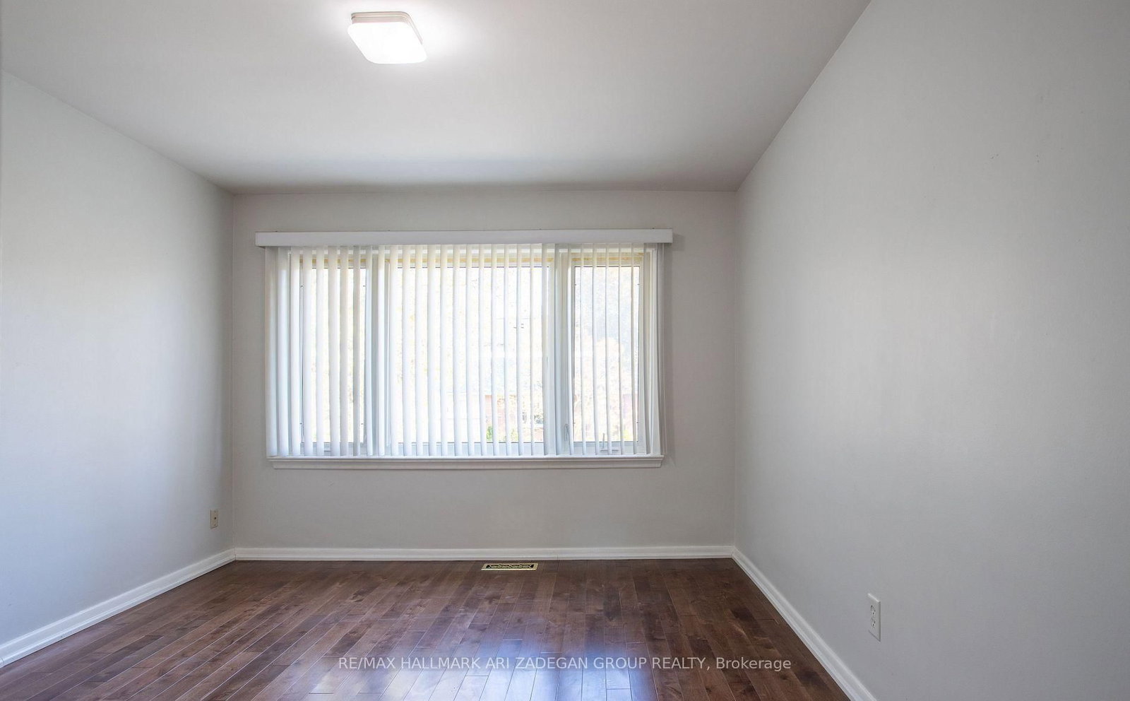 210 Harrygan Crescent • Richmond Hill, ON photo 14