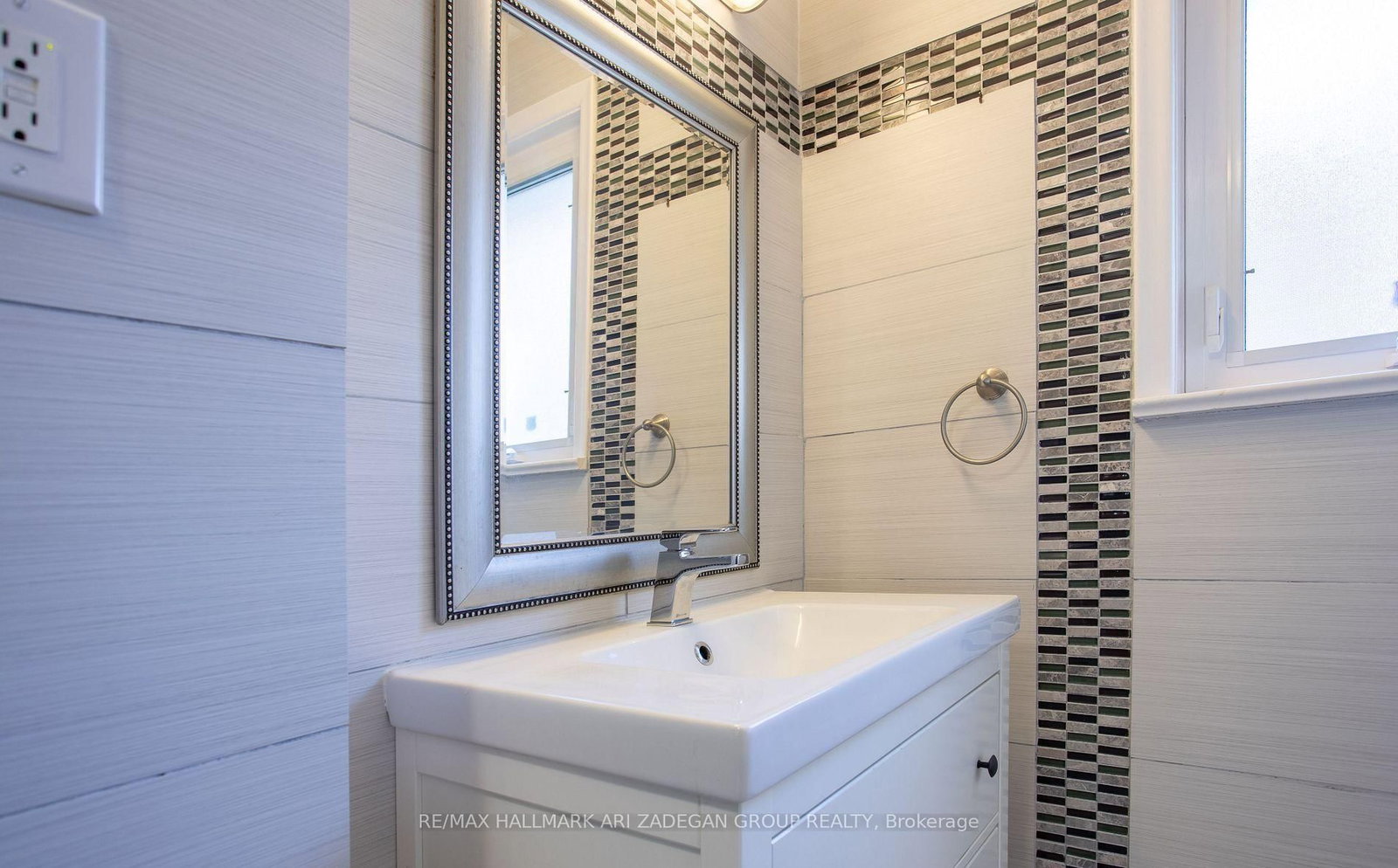210 Harrygan Crescent • Richmond Hill, ON photo 15