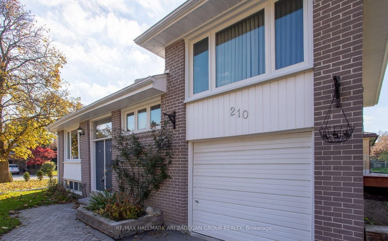210 Harrygan Crescent