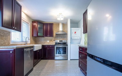 210 Harrygan Crescent • Richmond Hill, ON photo 6