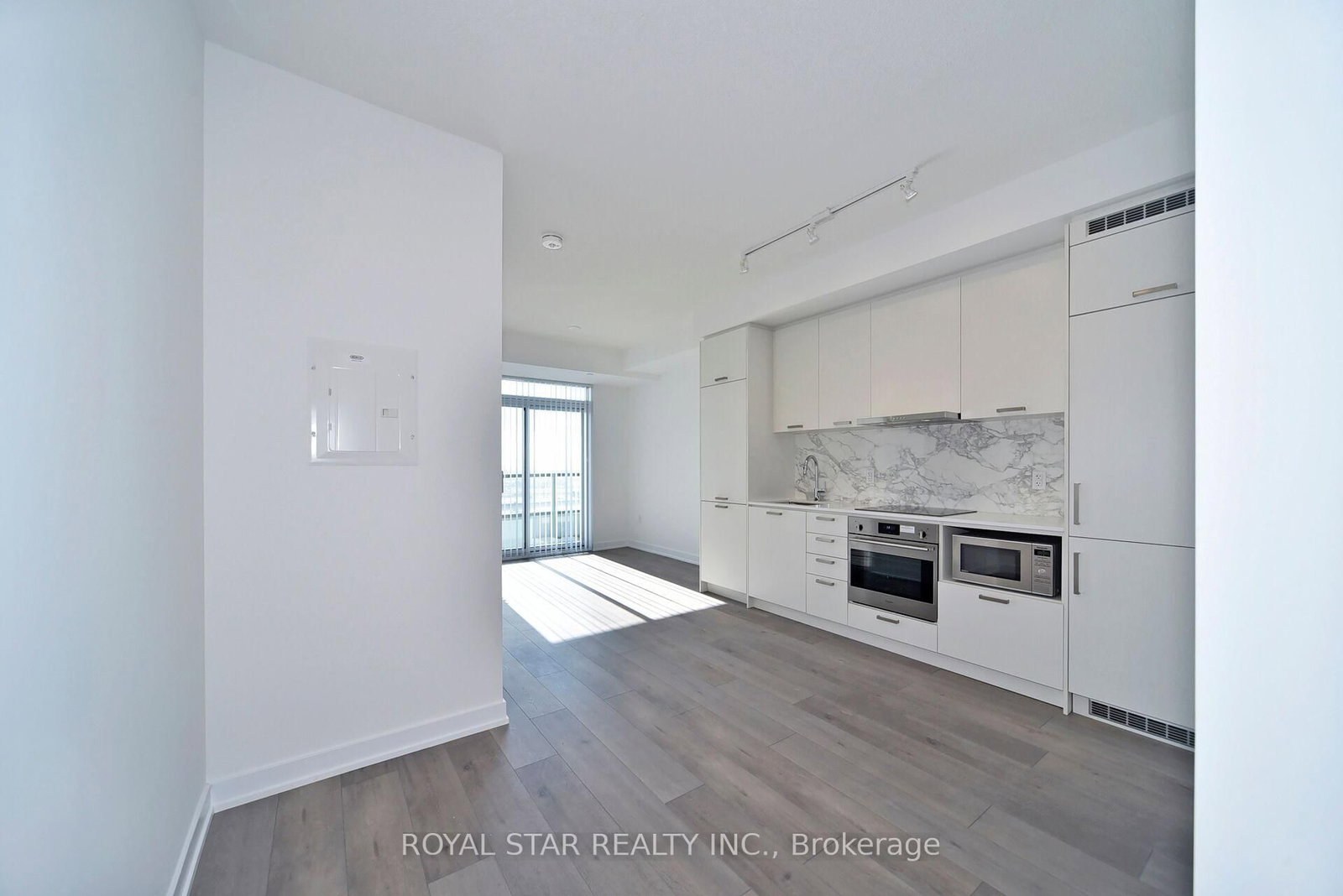 10 Honeycrisp Crescent • #909 • Vaughan, ON photo 16