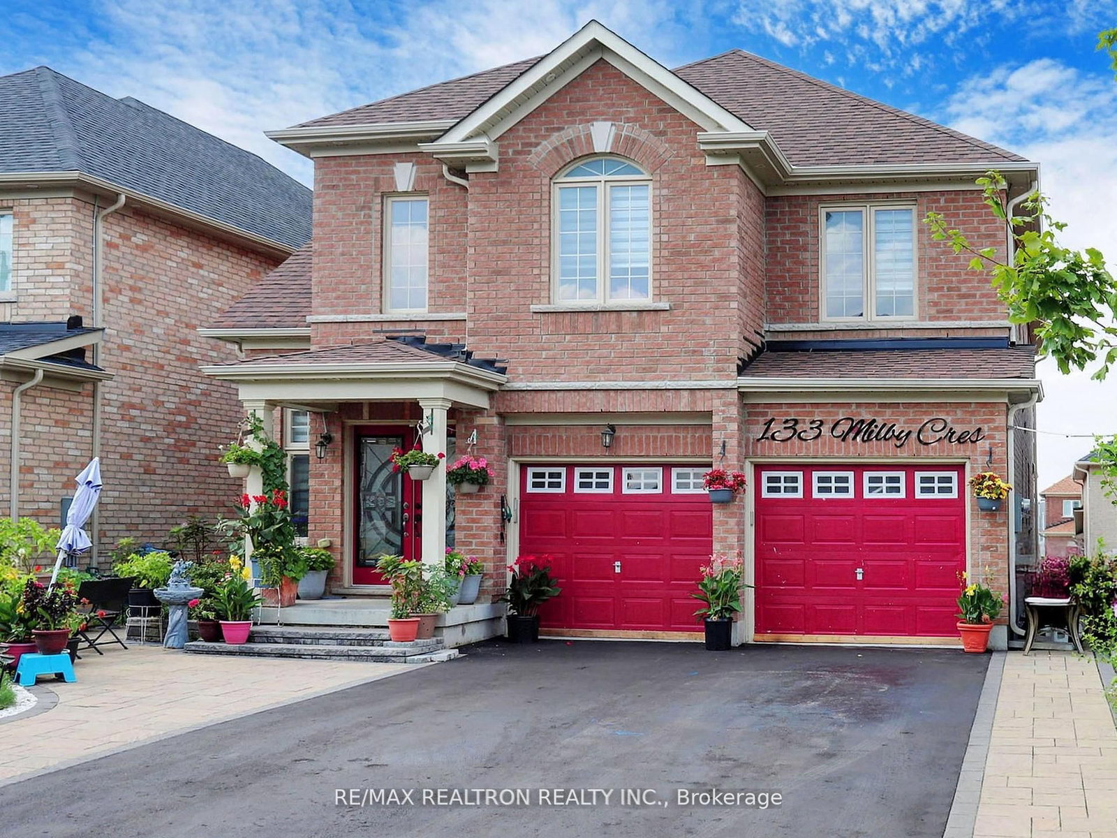 133 Milby Crescent • Bradford West Gwillimbury, ON photo 2