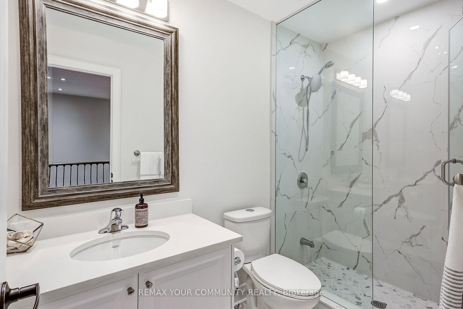 22 Lowther Avenue • Richmond Hill, ON photo 38