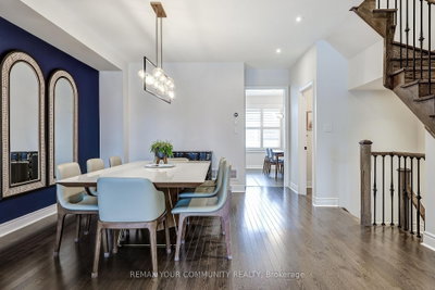 22 Lowther Avenue • Richmond Hill, ON photo 6