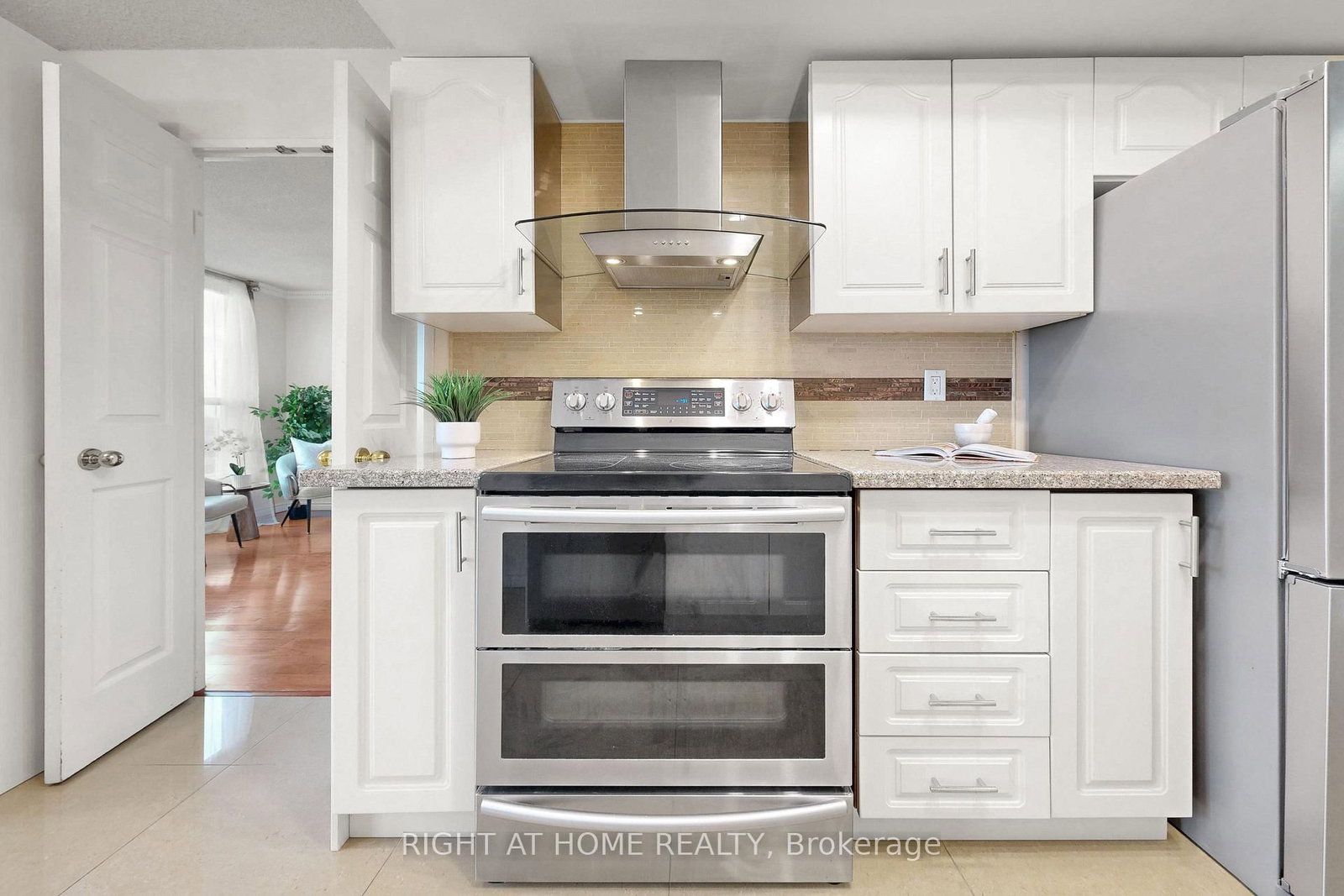 7805 Bayview Avenue • #1120 • Markham, ON photo 30