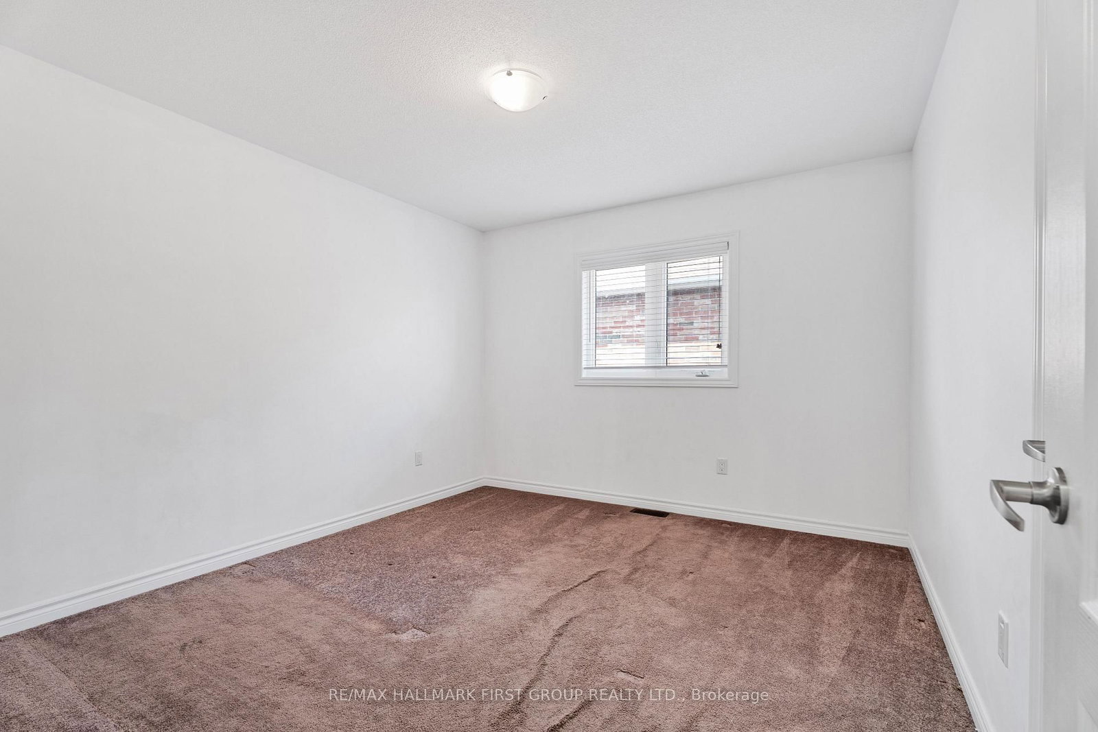 2 Foster Hewitt Street • Brock, ON photo 16
