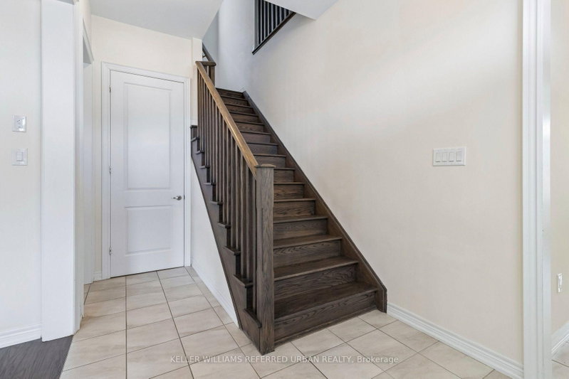 54 Leary Cres photo 4