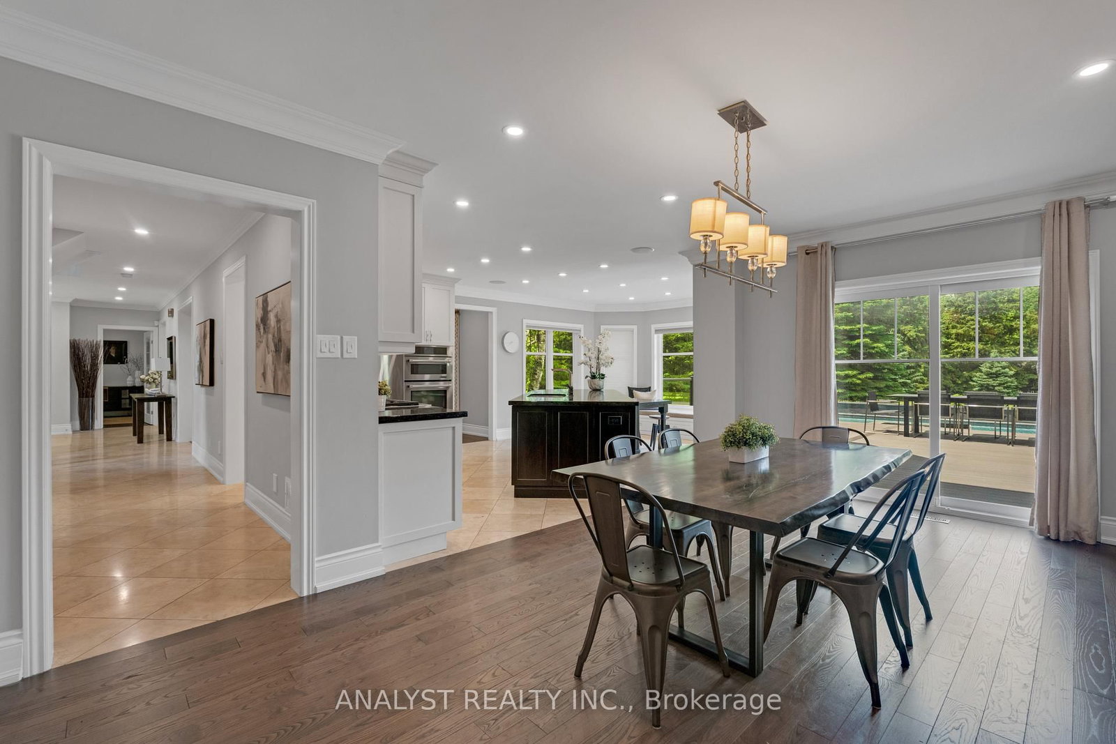 Detached House sold at 20 Fenyrose Crescent, Vaughan, Ontario, L4L 7B3 - East Woodbridge - MLS: N13712540