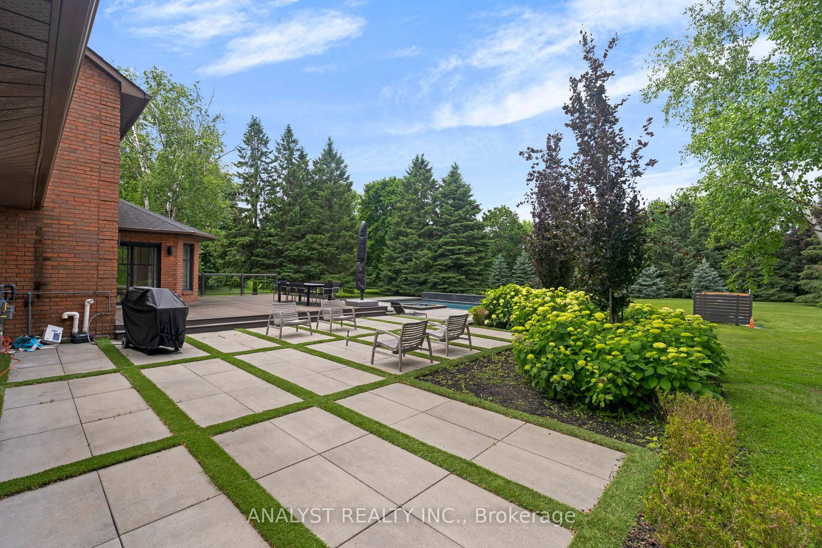 Detached House sold at 20 Fenyrose Crescent, Vaughan, Ontario, L4L 7B3 - East Woodbridge - MLS: N13712540