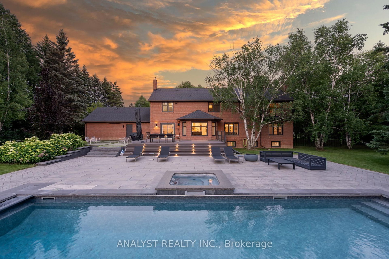 Detached House sold at 20 Fenyrose Crescent, Vaughan, Ontario, L4L 7B3 - East Woodbridge - MLS: N13712540