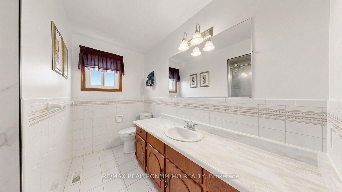 211 Risebrough Circuit • Markham, ON photo 23