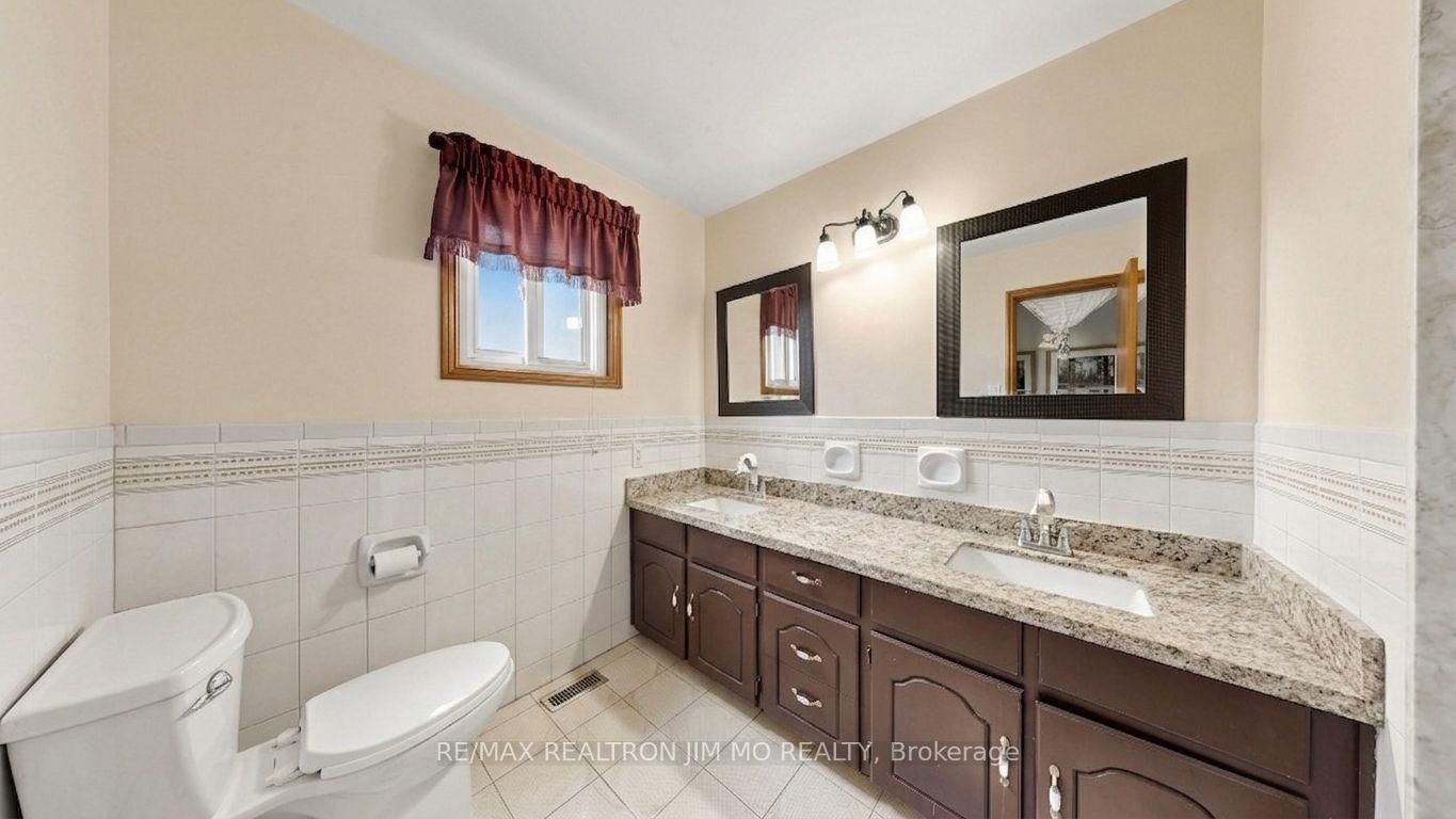 211 Risebrough Circuit • Markham, ON photo 25