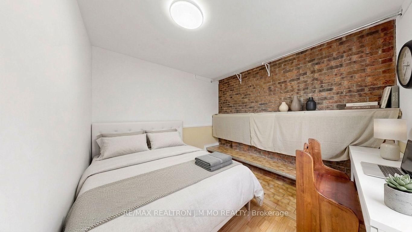211 Risebrough Circuit • Markham, ON photo 27