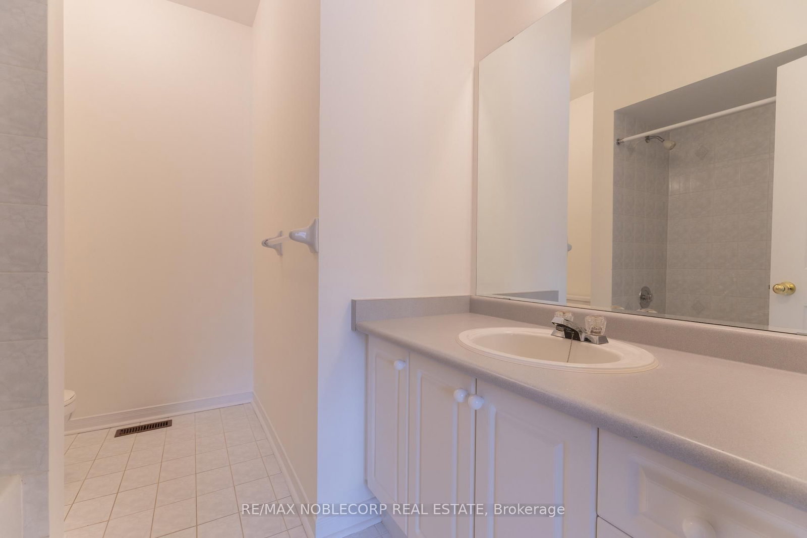 28 Opera Place • Vaughan, ON photo 35