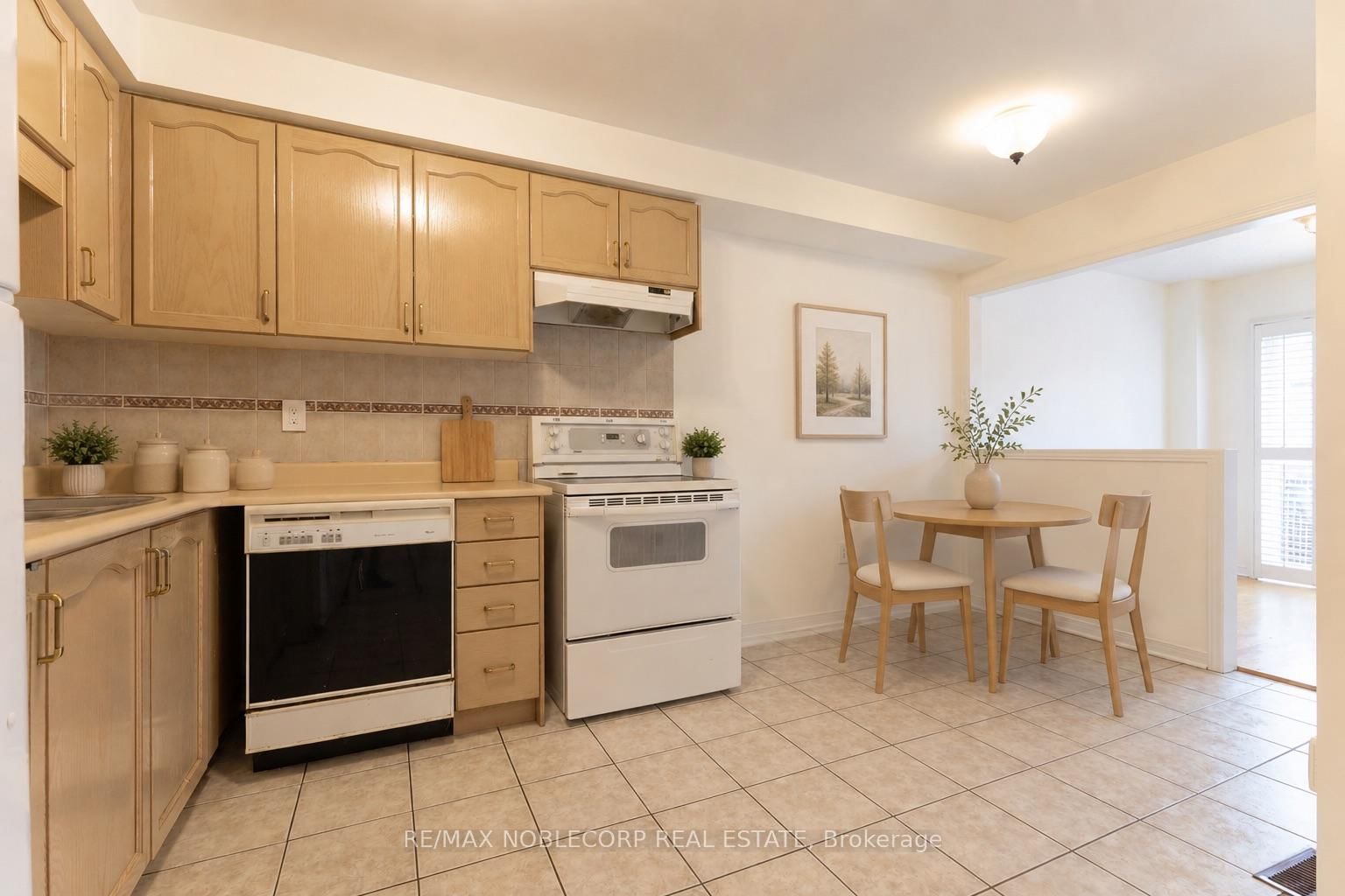 28 Opera Place • Vaughan, ON photo 4