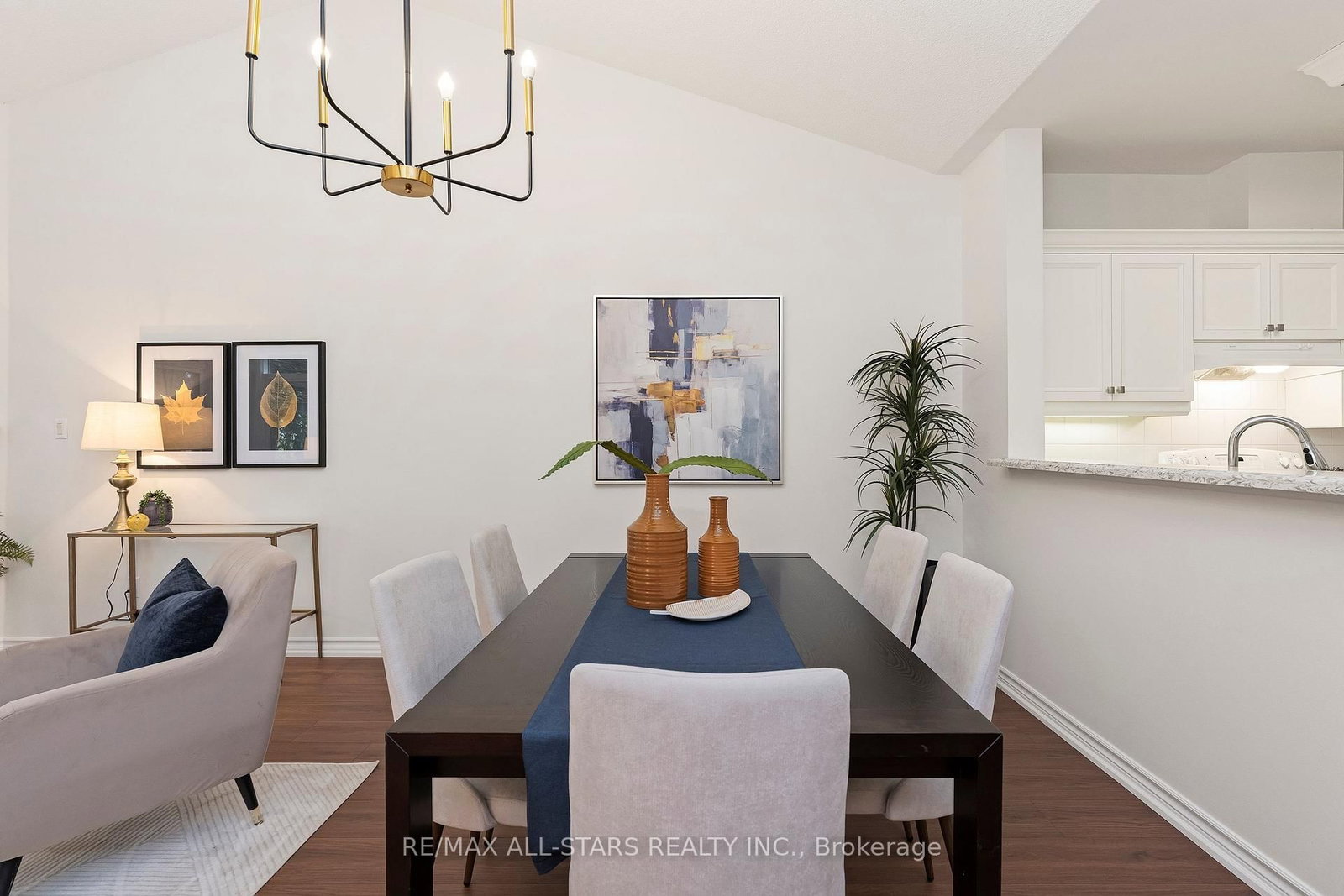 16 Kingfisher Cove Way • Markham, ON photo 11