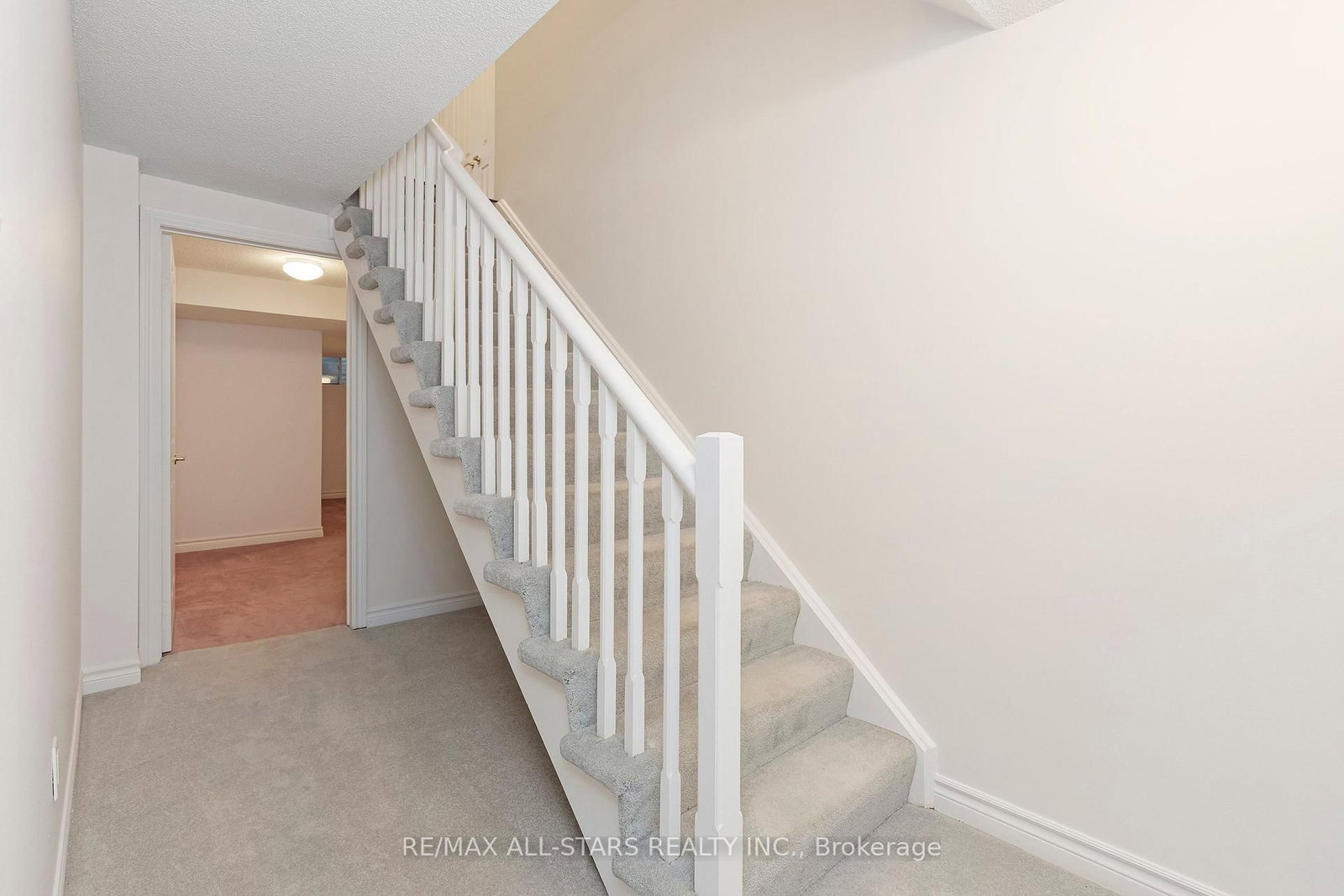 16 Kingfisher Cove Way • Markham, ON photo 27