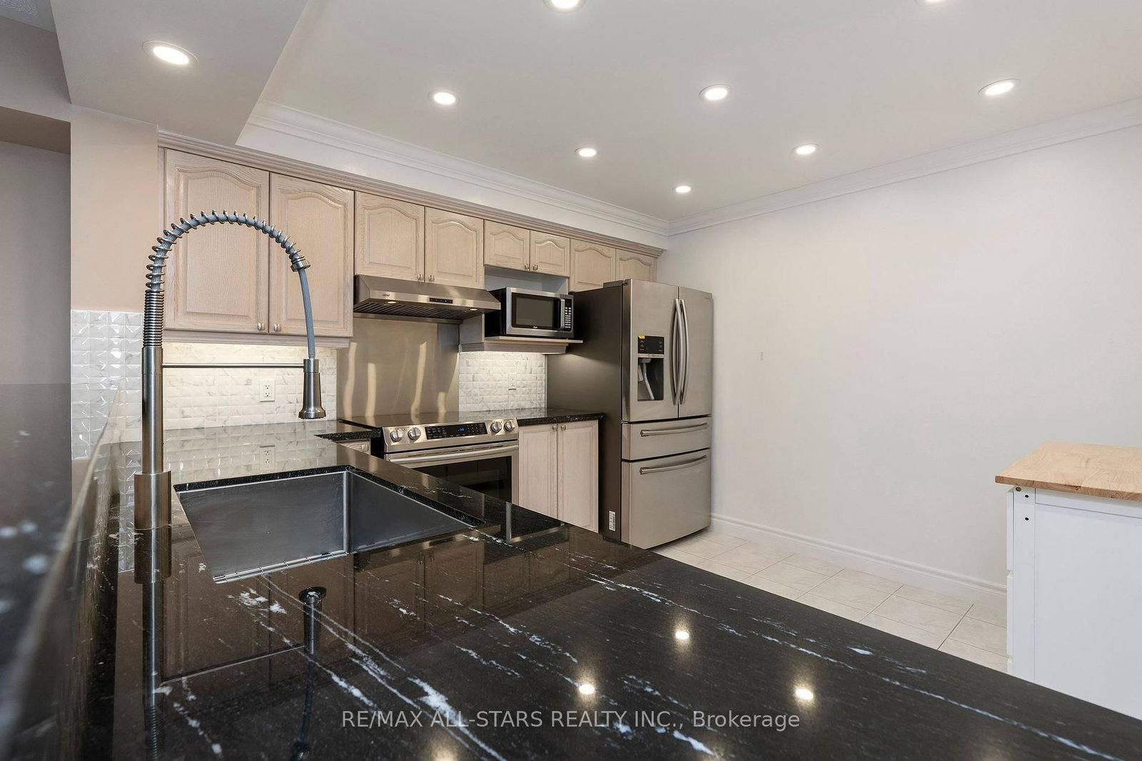 50 The Boardwalk Way • #211 • Markham, ON photo 8