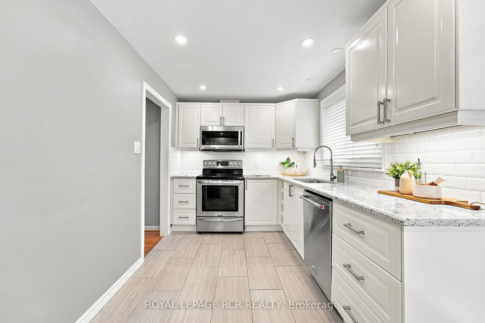 101 Hill Drive • Aurora, ON photo 15