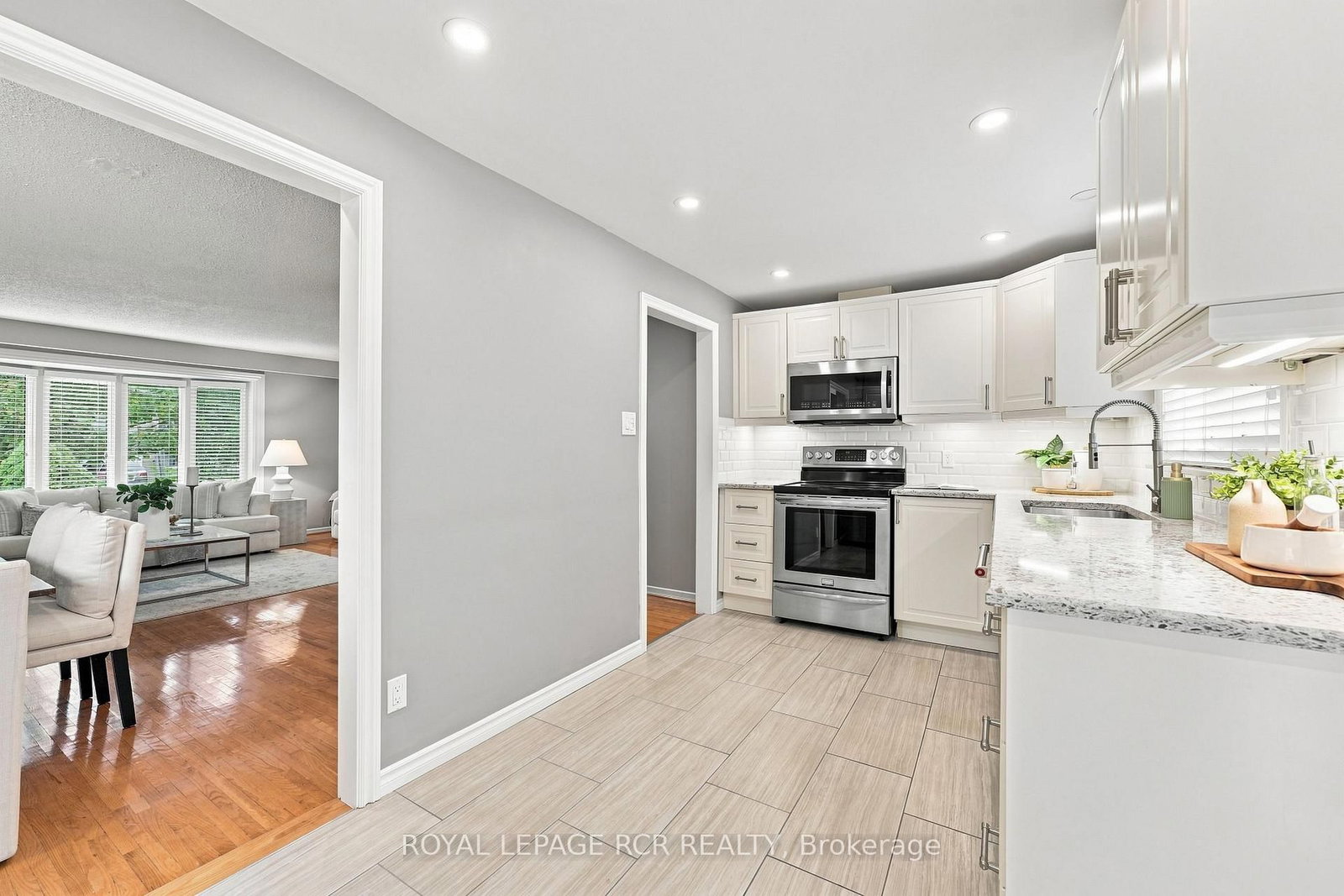 101 Hill Drive • Aurora, ON photo 16