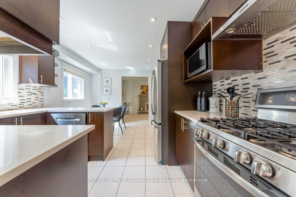 25 Stiver Court • Markham, ON photo 5