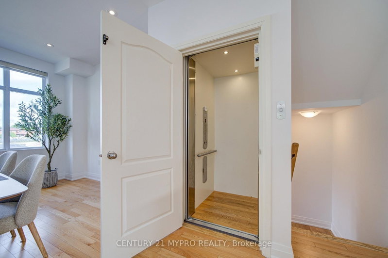 40 Teasel Way