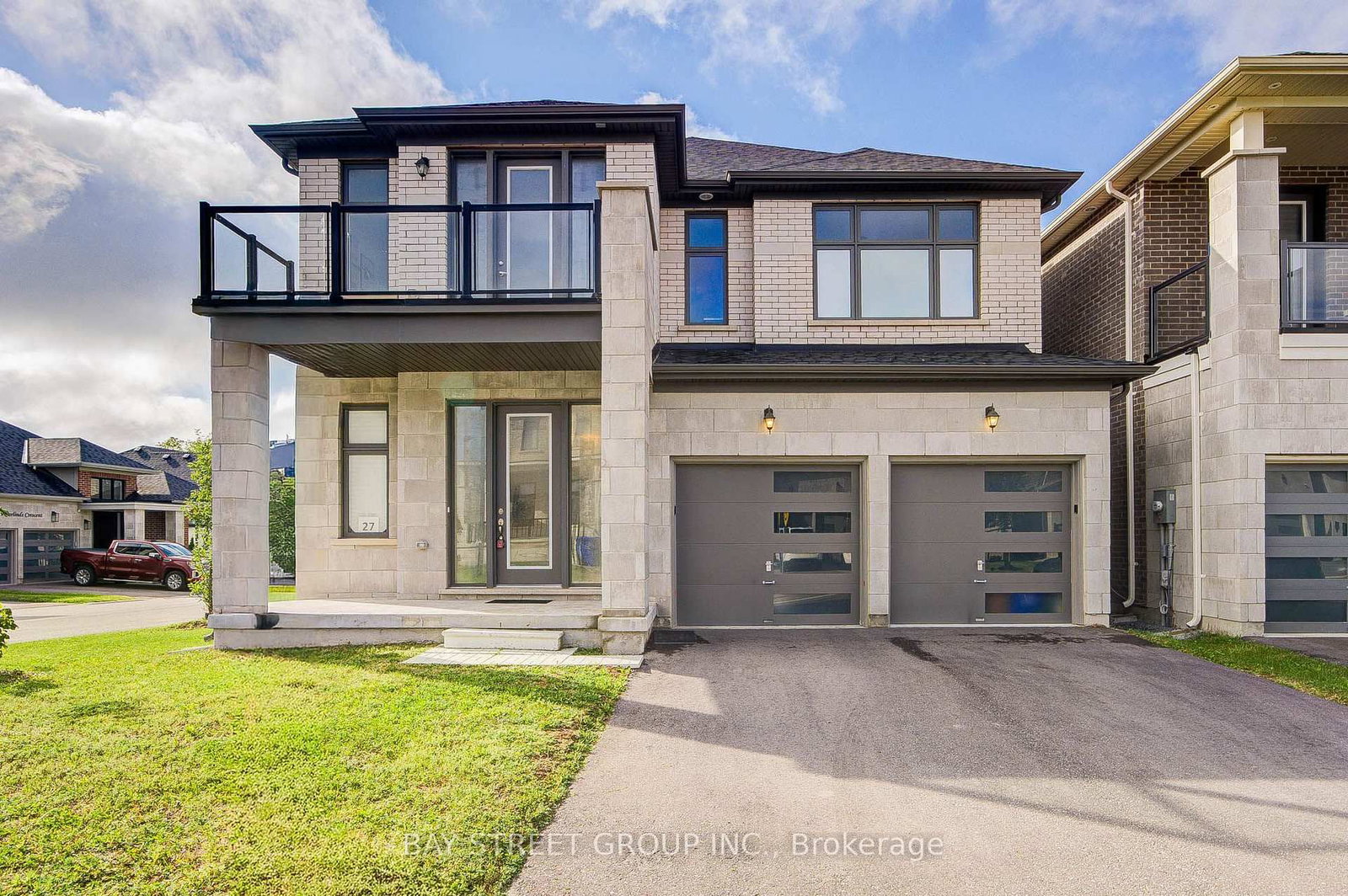 27 Hearthwood Gate • Whitchurch-Stouffville, ON photo 1