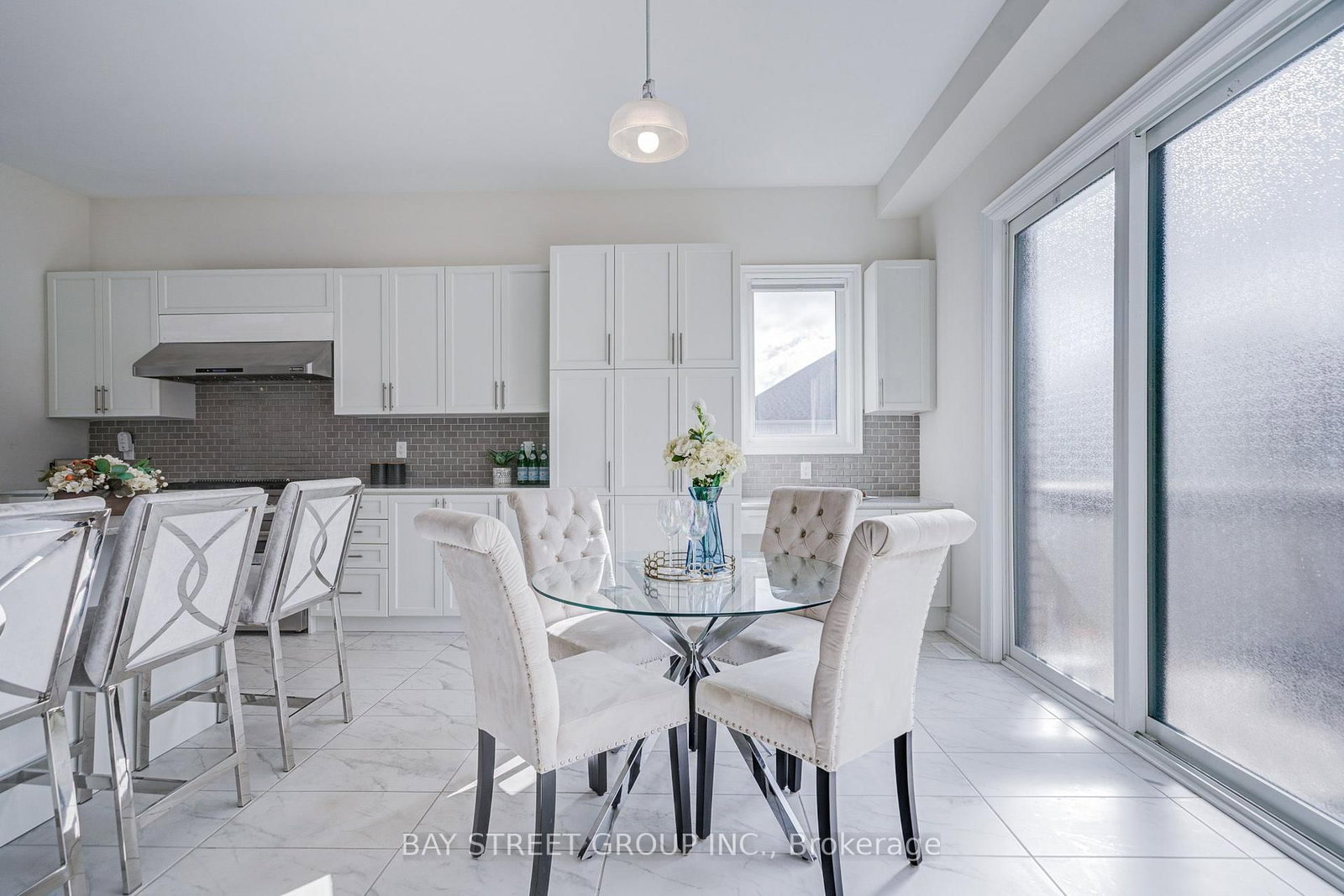 27 Hearthwood Gate • Whitchurch-Stouffville, ON photo 21