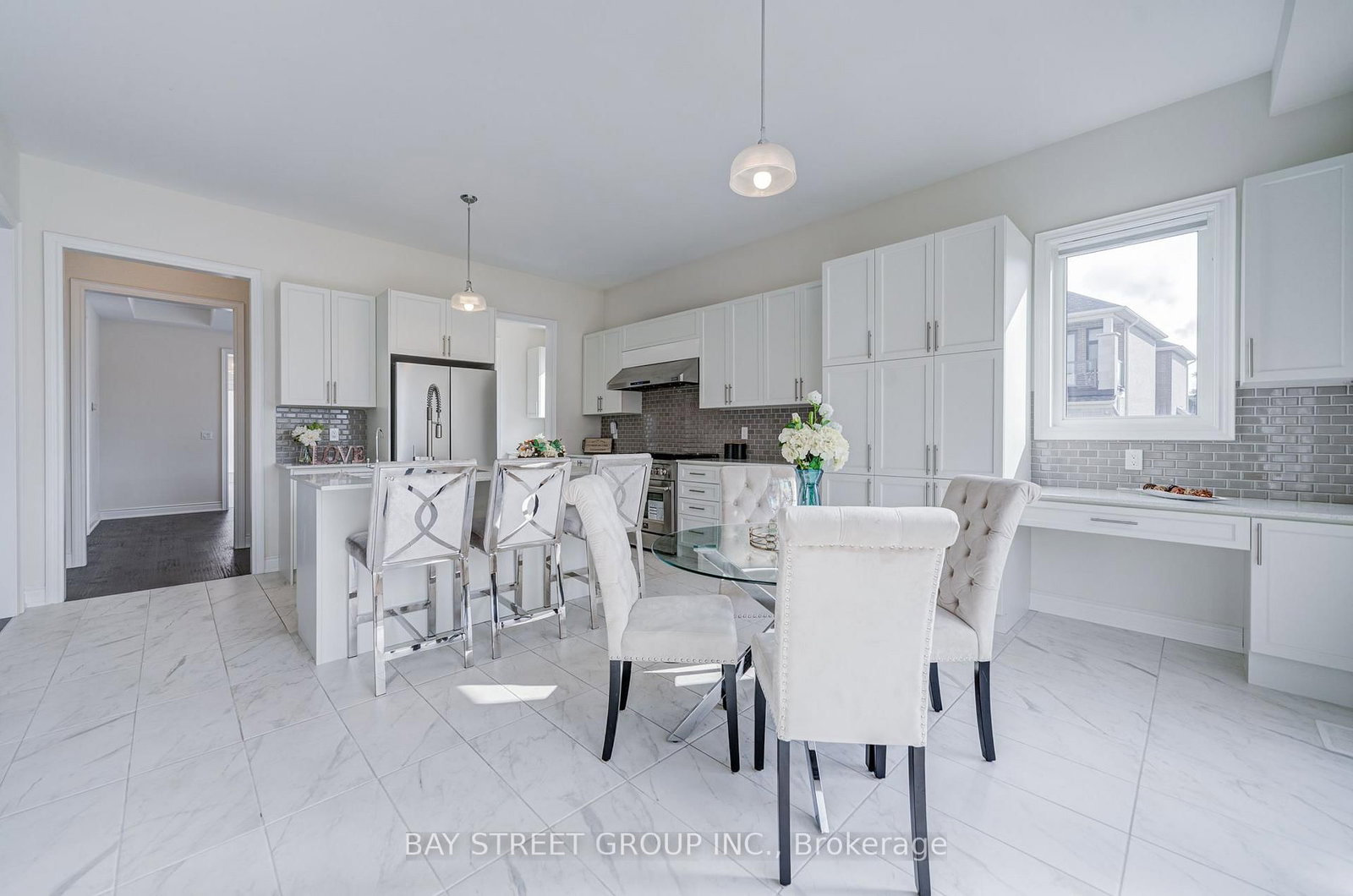 27 Hearthwood Gate • Whitchurch-Stouffville, ON photo 22