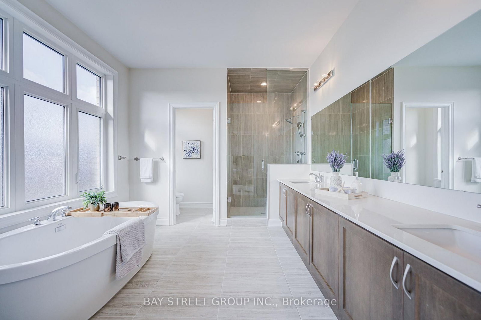 27 Hearthwood Gate • Whitchurch-Stouffville, ON photo 33