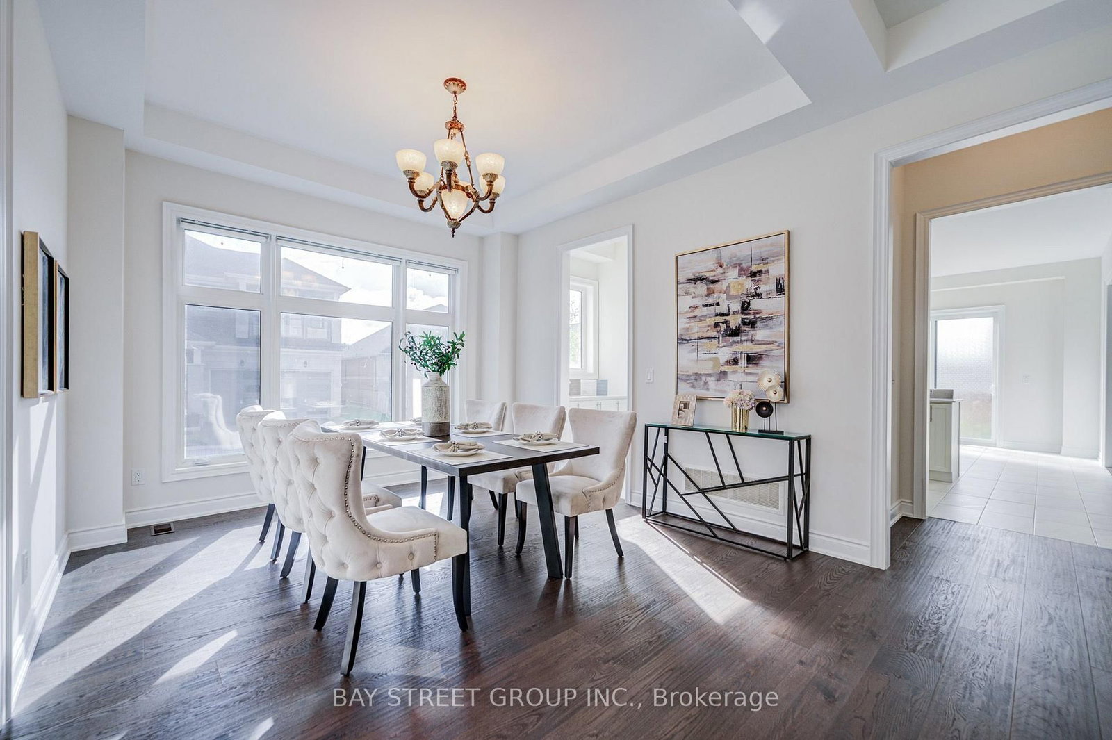 27 Hearthwood Gate • Whitchurch-Stouffville, ON photo 8