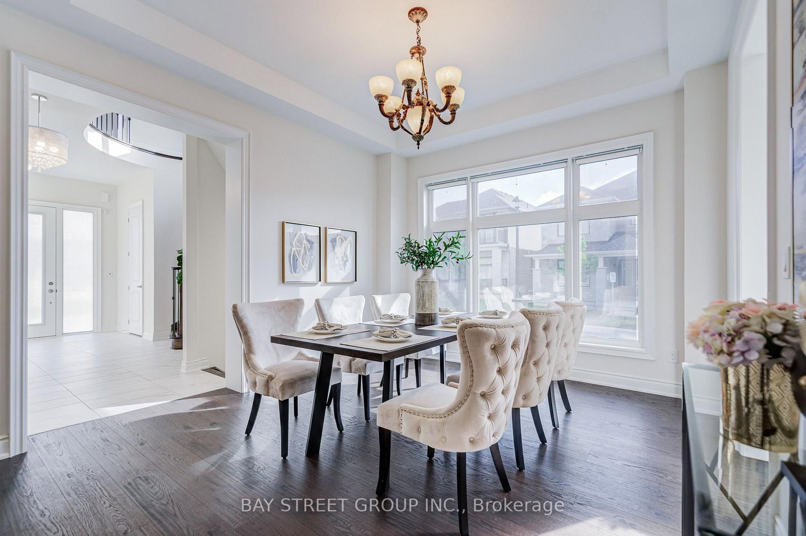 27 Hearthwood Gate • Whitchurch-Stouffville, ON photo 9