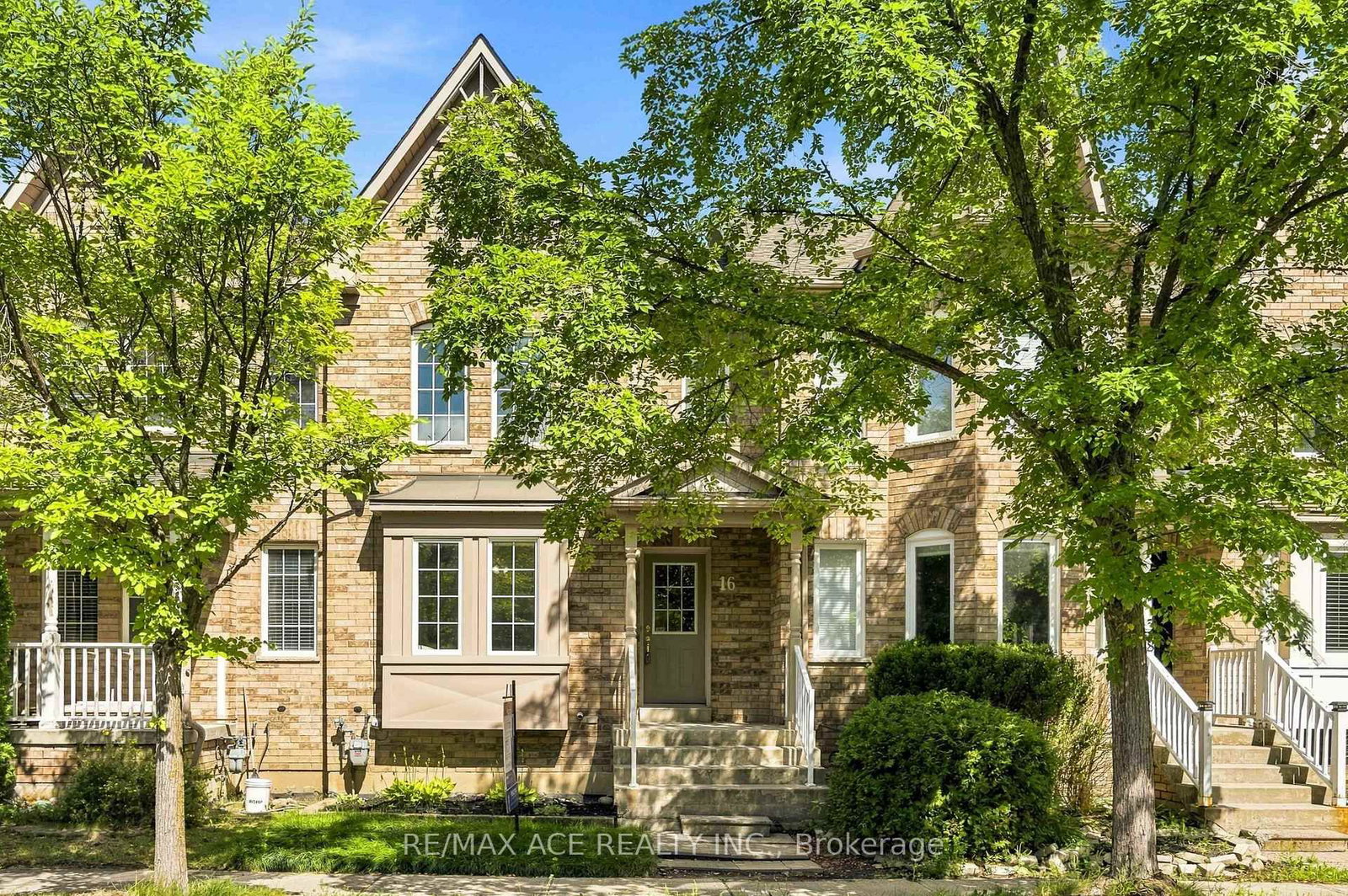 16 White's Hill Avenue • Markham, ON photo 1