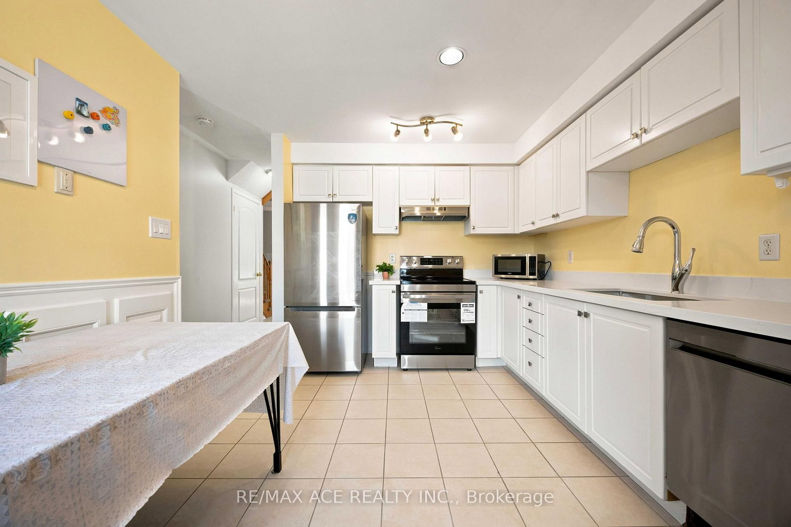 16 White's Hill Avenue • Markham, ON photo 11