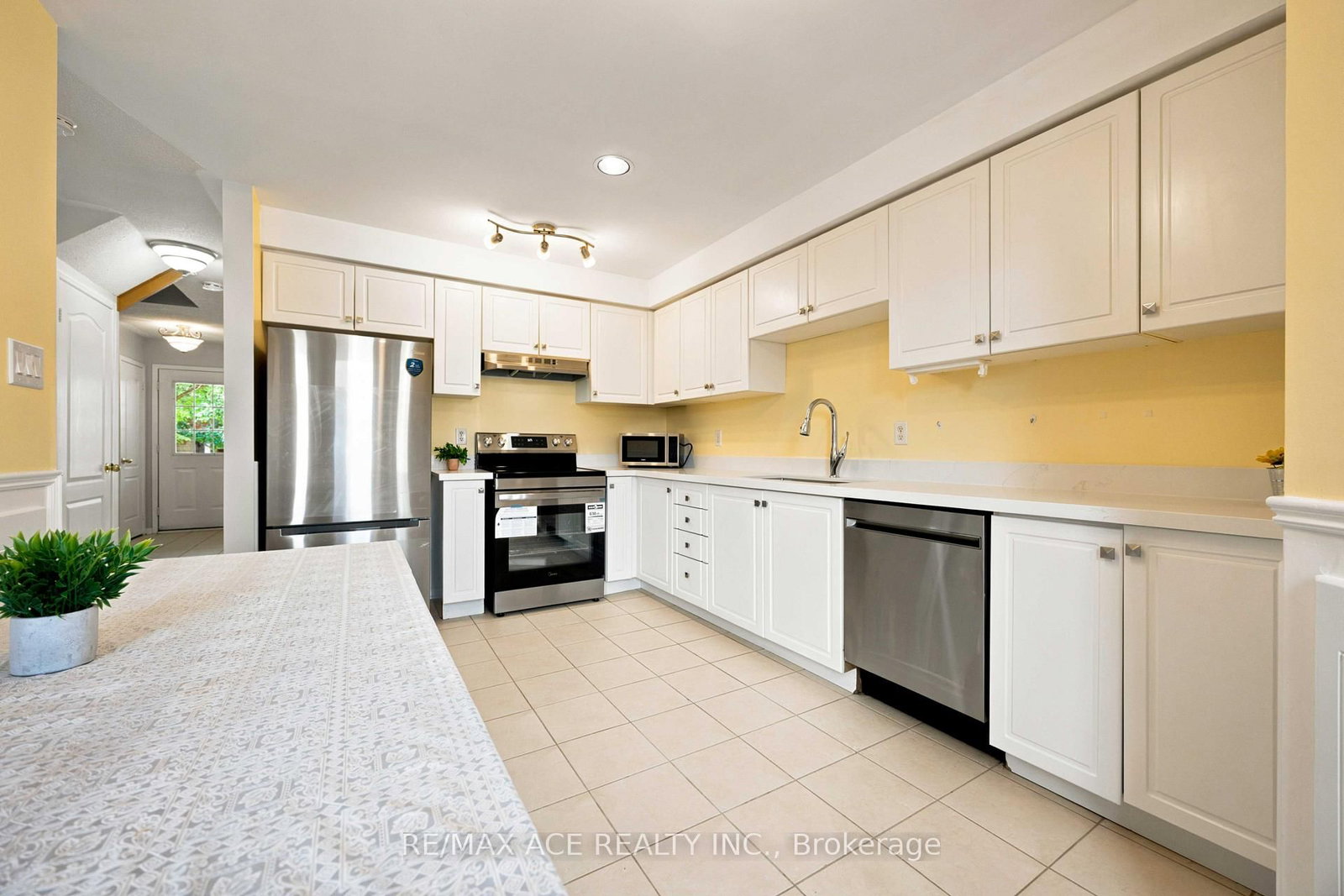 16 White's Hill Avenue • Markham, ON photo 12