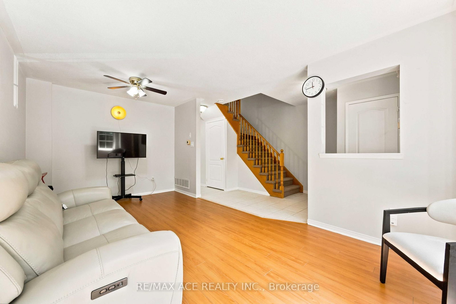 16 White's Hill Avenue • Markham, ON photo 7