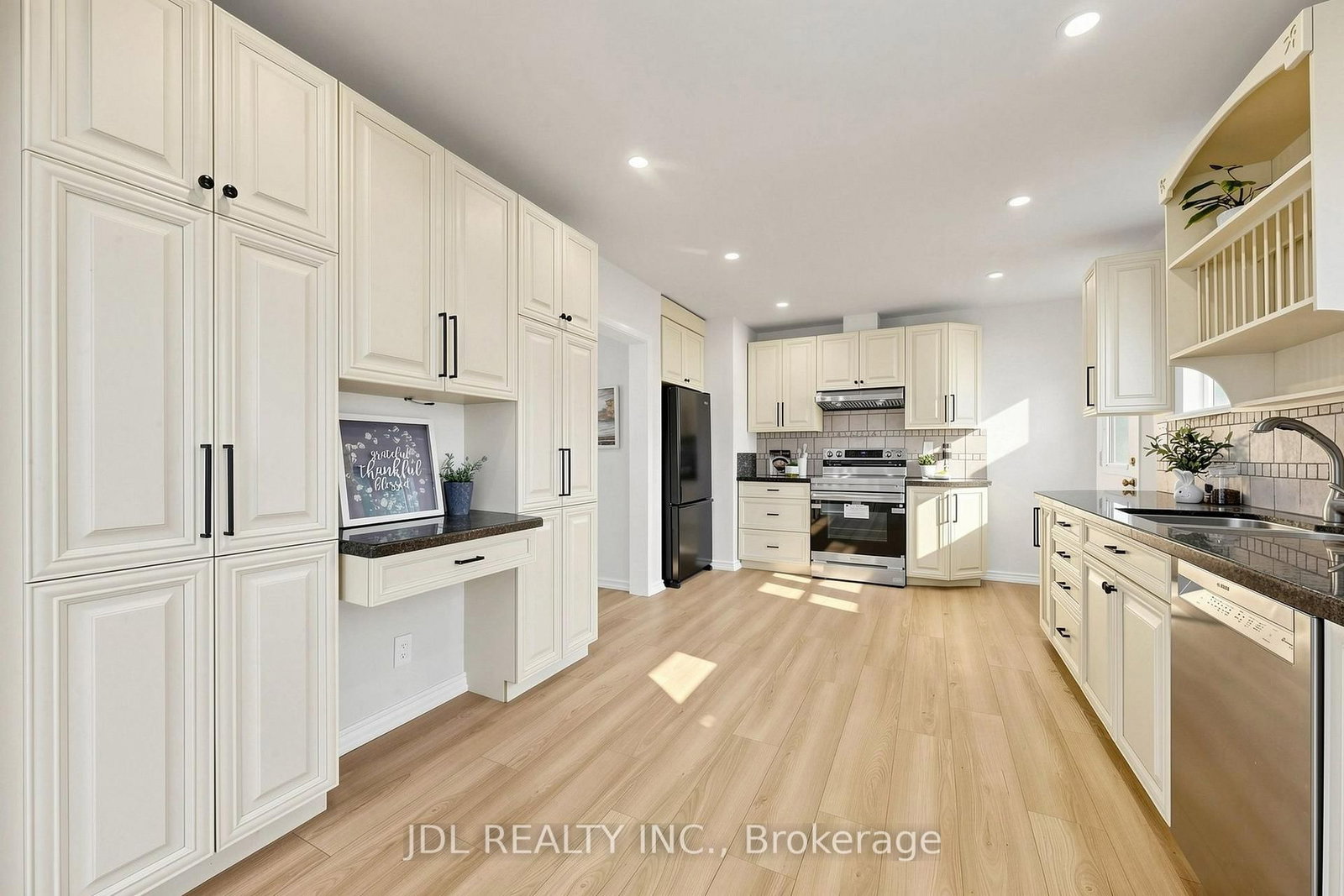 105 Park Avenue • Newmarket, ON photo 12
