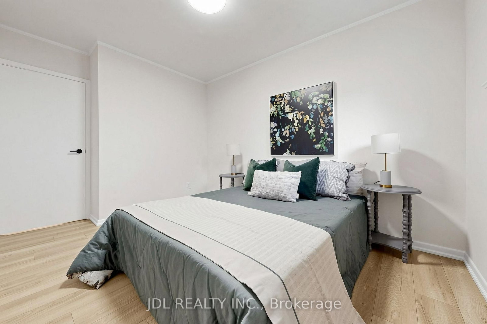 105 Park Avenue • Newmarket, ON photo 19