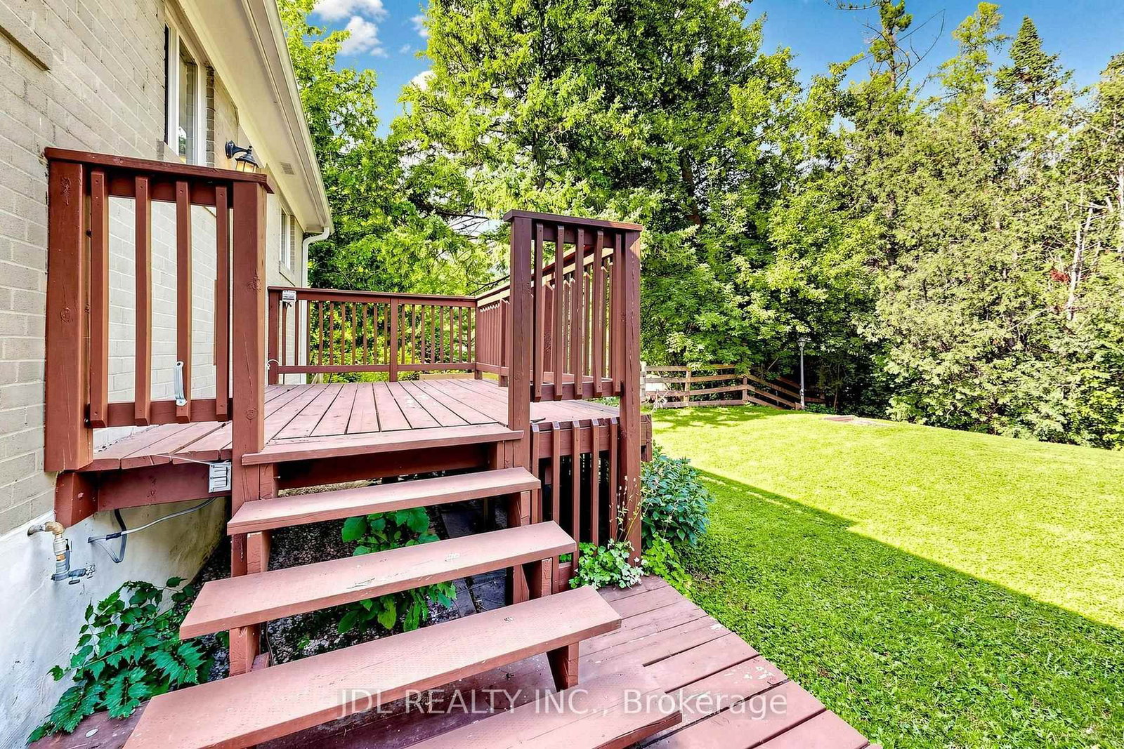 105 Park Avenue • Newmarket, ON photo 31