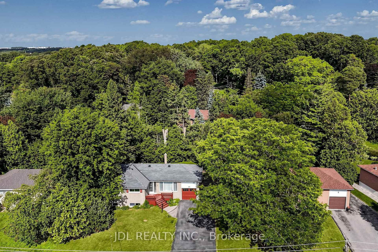105 Park Avenue • Newmarket, ON photo 38