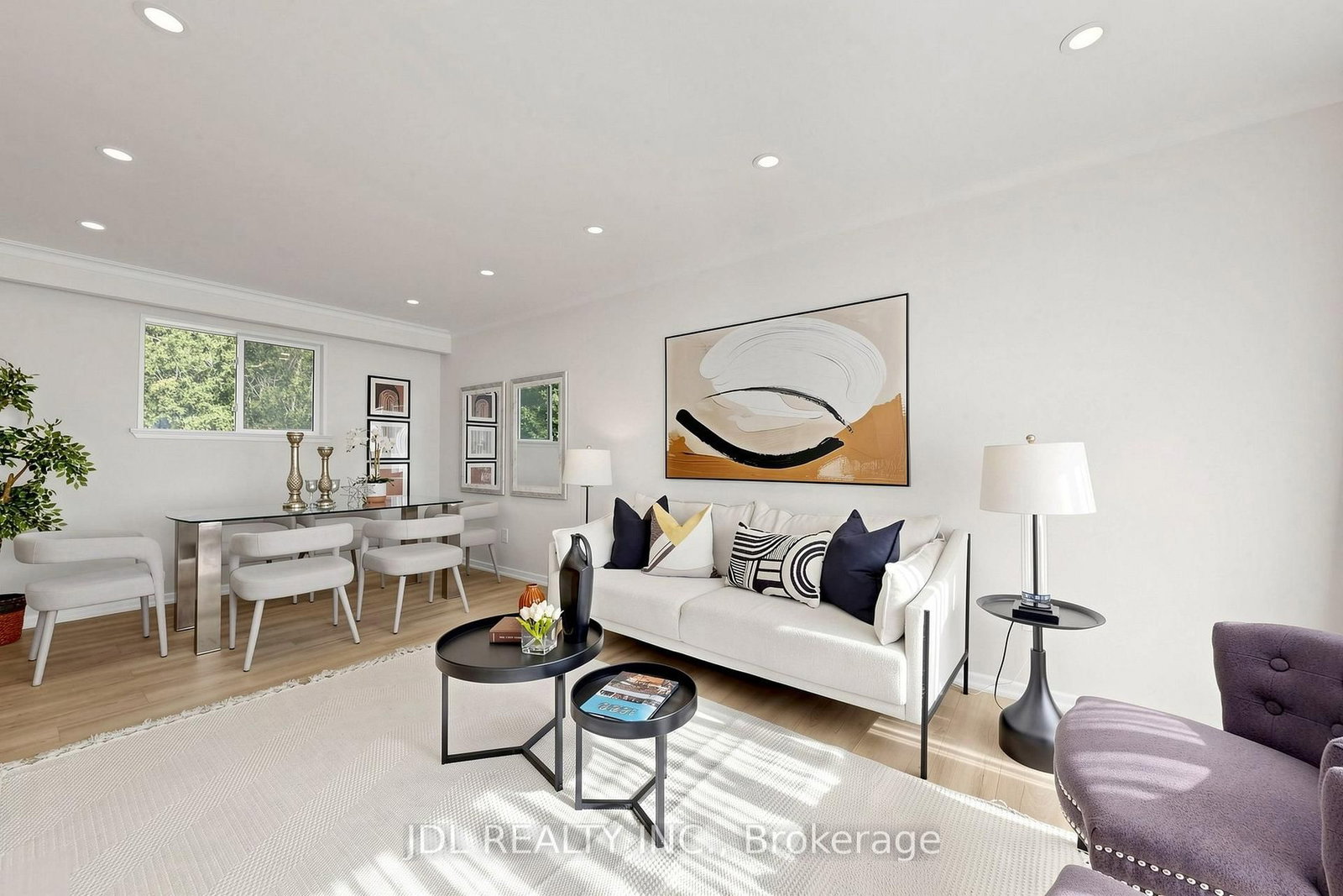 105 Park Avenue • Newmarket, ON photo 6