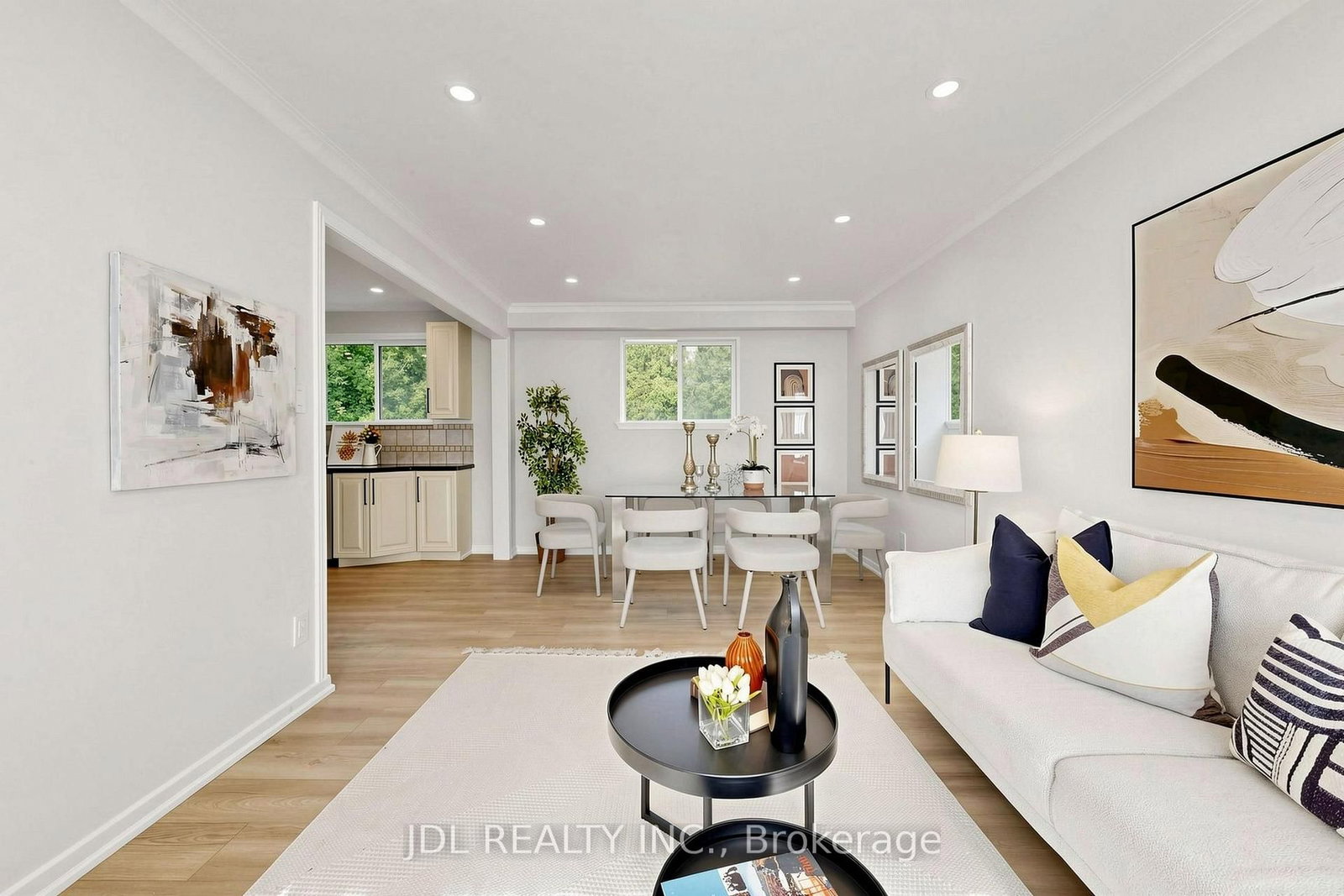 105 Park Avenue • Newmarket, ON photo 7