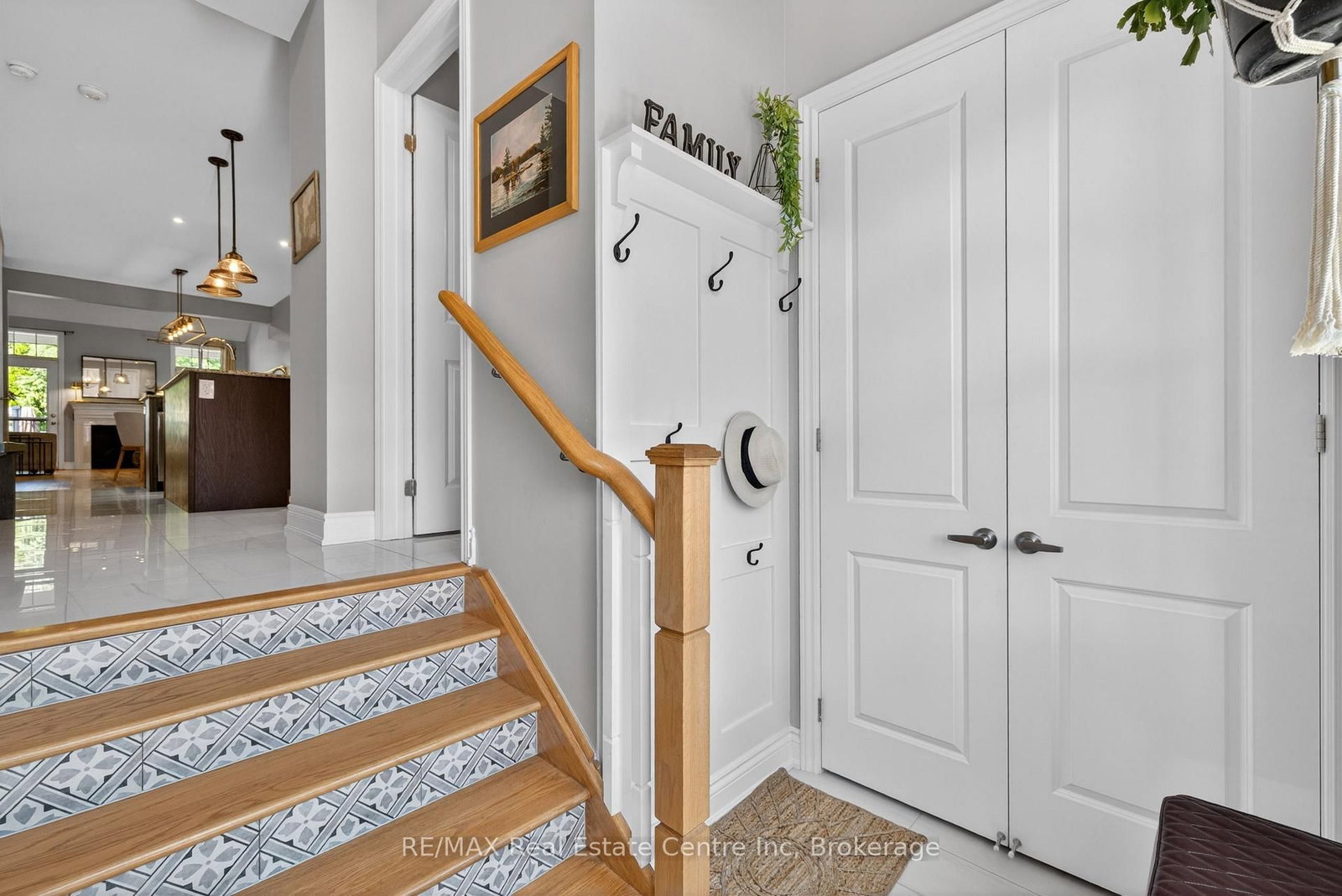 42 Courting House Place • Georgina, ON photo 4