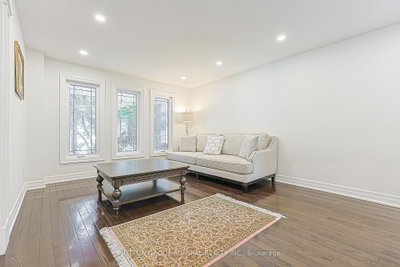 62 Pickett Crescent • Richmond Hill, ON photo 5